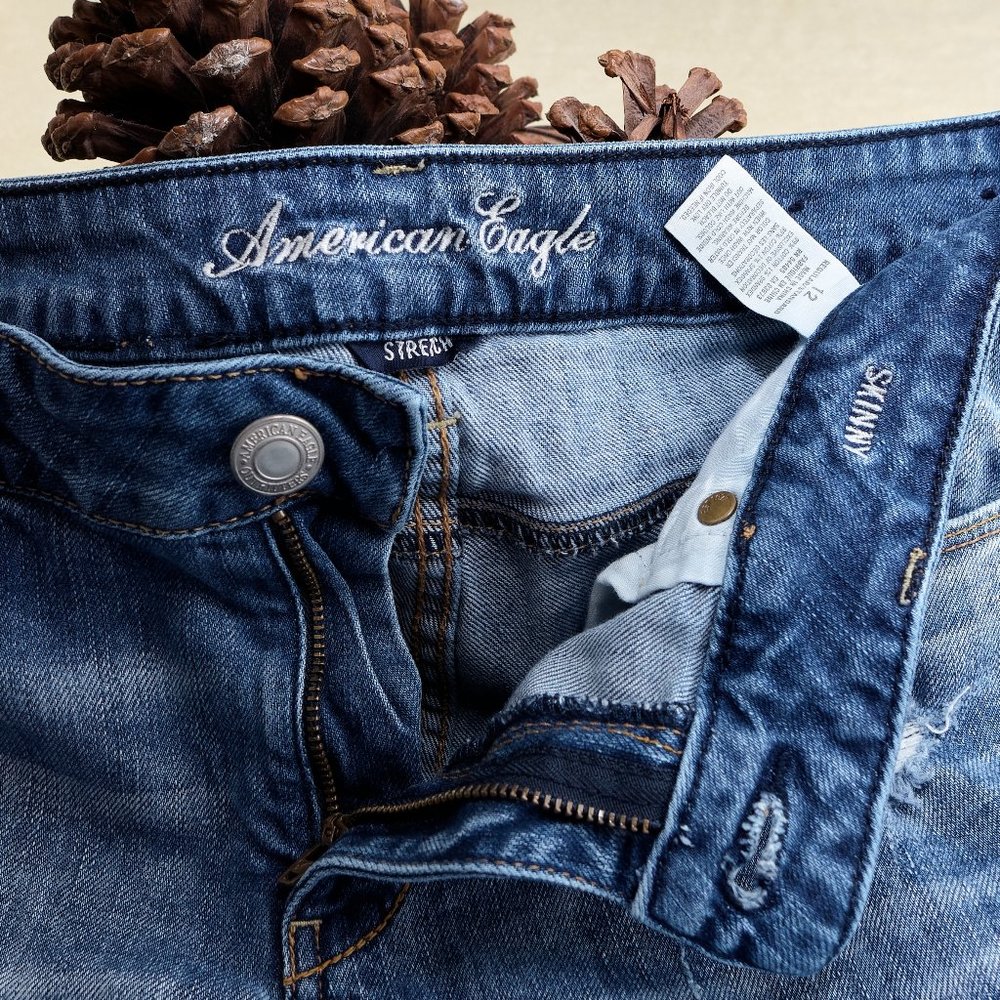 American Eagle Distressed Jeans Size 12 Inseam 31"